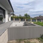 Terasa s šedým dřevoplastem