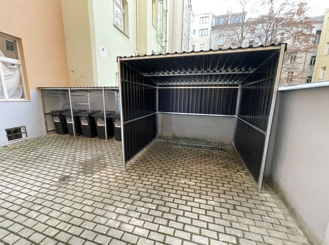 Přístřešek na popelnice a kola